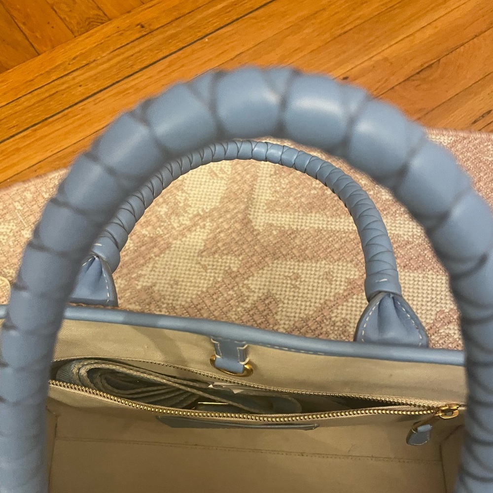 Burberry Tan and Blue Totes Elegant Design - Picture 3 of 10